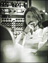 David Dave Grohl (Nirvana, Foo Fighters) in the studio 2012 b/w pin-up p... - $4.23