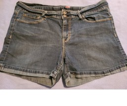 Denizen from Levi&#39;s Cuffed Shorts Women&#39;s Denim 5-Pockets Cotton Size 16 (K3) - £16.73 GBP