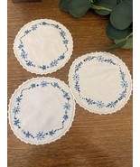 Vintage Hand Embroidered Linen Doilies-Set of 3 Blue Floral Lace, Estate... - €14,94 EUR