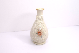 Vintage Royal Heritage Collection The Cameo Ribbon Vase Porcelain Bud Vase 6&quot; - £6.36 GBP