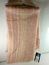 Universal Thread Scarf Women&#39;s Pink &amp; White Fair isle Soft Oblong One Size - £7.94 GBP