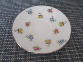 CROWN STAFFORDSHIRE BONE CHINA SAUCER ONLY MULTI COLOR FLORALS ENGLAND 5.5&quot; - $73.55 MXN