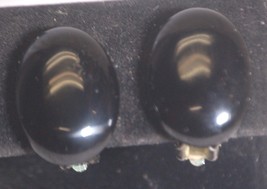 Clip on Earrings Black Oval Slightly Domed Shape Vintage - £5.48 GBP