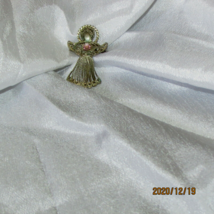 BROOCH vintage small ANGEL holding pink stone silver metal (jewel 60) - £7.74 GBP