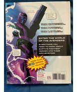 Marvel Avengers The Ultimate Character Guide 2010 *Pre Owned/Nice Condit... - $13.66 CAD