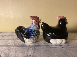 vintage hen and rooster salt and pepper shakers - £11.95 GBP
