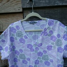 Wear For Care Women&#39;s Scrub Top Purples with Gray on White V Neck Pockets  XL - £9.09 GBP