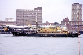 SQ0352 - Royal Navy Salvage - Goldeneye P195 - photograph 6x4 - £1.99 GBP