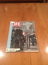 LIFE Magazine The Nations Goodby Astronauts Febuary 10 1967 Grisom Chaffee White - £8.94 GBP