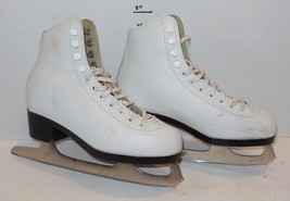 American athletic Shoe White Youth Size 3 Figure skates - $43.24