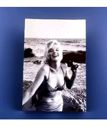 Marilyn Monroe Bikini Beach PHOTO Gorgeous Smile Frolicking Movie Star - £7.69 GBP