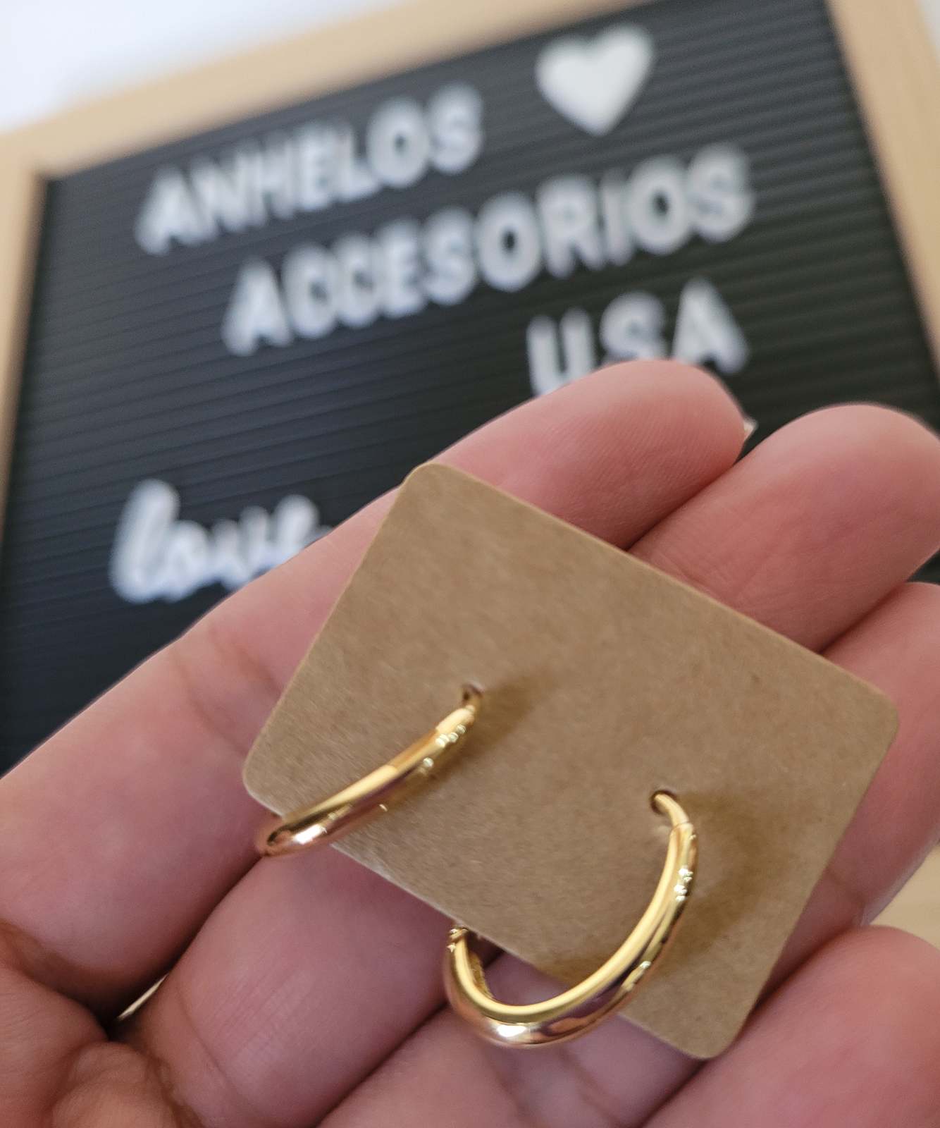 Smooth golden Earring / Argollas lisas doradas - $10.00