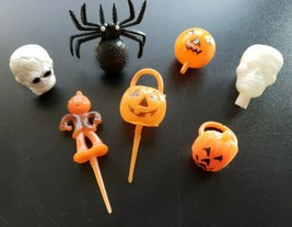 Vintage Halloween Cake Toppers Scarecrow Pumpkin Rings and more Lot of 7 H1 - £15.97 GBP