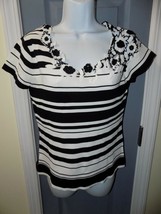 Felicity Black/White Stripped Shirt With Knit Flowers Size L Women&#39;s NWOT - £16.33 GBP