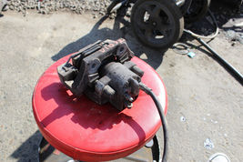 2004-2007 BMW E60 525i BRAKE CALIPER REAR LEFT SIDE V1032 image 2