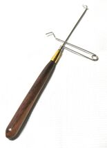 South Pacific  Fly-Tying  Tool With Wooden Handle Whip Finisher – Standa... - €13,49 EUR