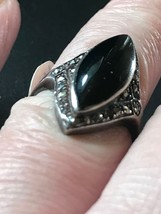 Estate 925 Marked Art Deco Black Pinched Oval Onyx Stone Rimmed in Silver Marcas - £26.86 GBP