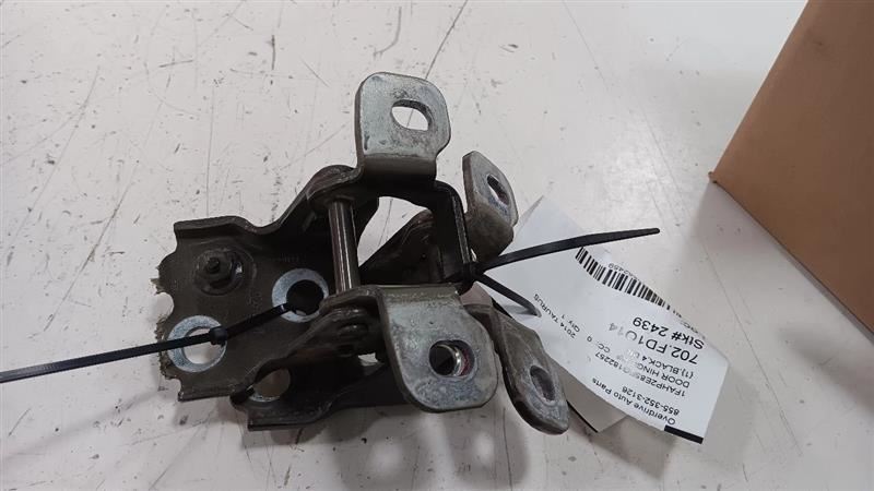 Ford Taurus Door Hinge Set Right Front Passenger  2013 2014 2015 2016 - $41.84
