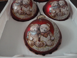 Krebs Vintage Qty 4 Teddy Bear On Red Ball+ 4 Wreath On White Ball Ornaments - £19.97 GBP