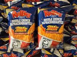 36 X Ruffles Double Crunch KFC Zinger Hot &amp; Spicy Chicken Potato Chips 5... - £57.52 GBP