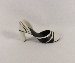 Just The Right Shoe &quot;Dressed To Impress&quot; 2001 Displayed Only/Closed Case - £4.90 GBP