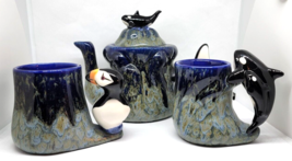 Vtg 1980&#39;s Doug Wylie Blue Drip Pottery Whale Tail Teapot &amp; Orcas, Puffin Mugs - £70.97 GBP