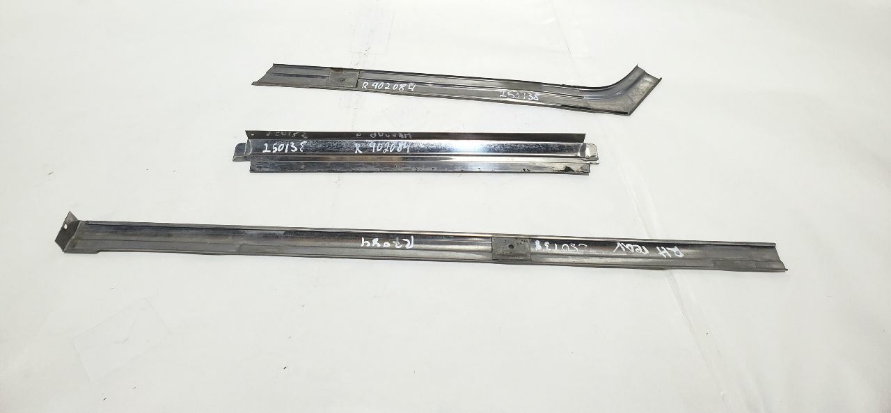 1989 Jeep Grand Wagoneer OEM Right Rear Quarter Glass Chrome Trim Set - $185.63