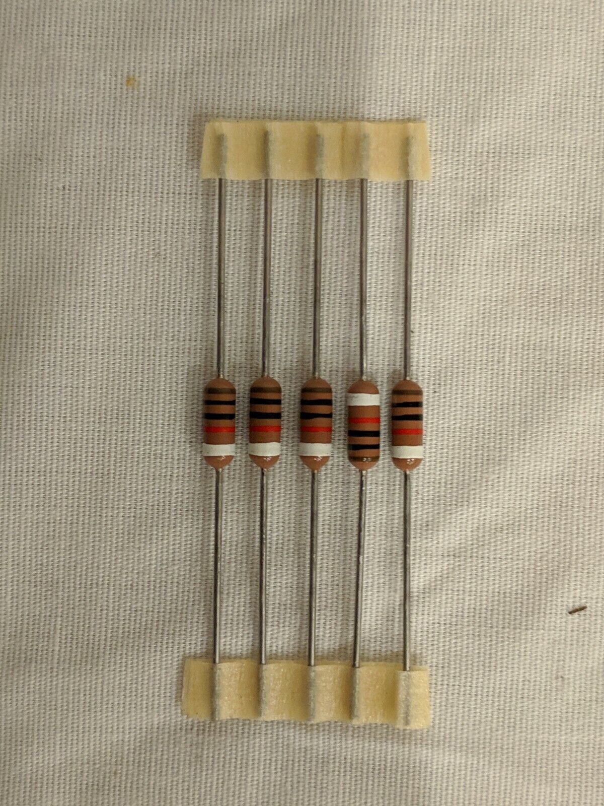 VISHAY / DALE ELECTRONICS CMF- 55/600K RESISTORS MF 600K OHM NEW LOT OF 5 - $3.86