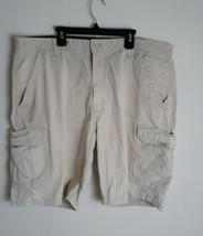 Wrangler Beige Khaki Cargo Shorts Mens Size 38x10 - $15.40