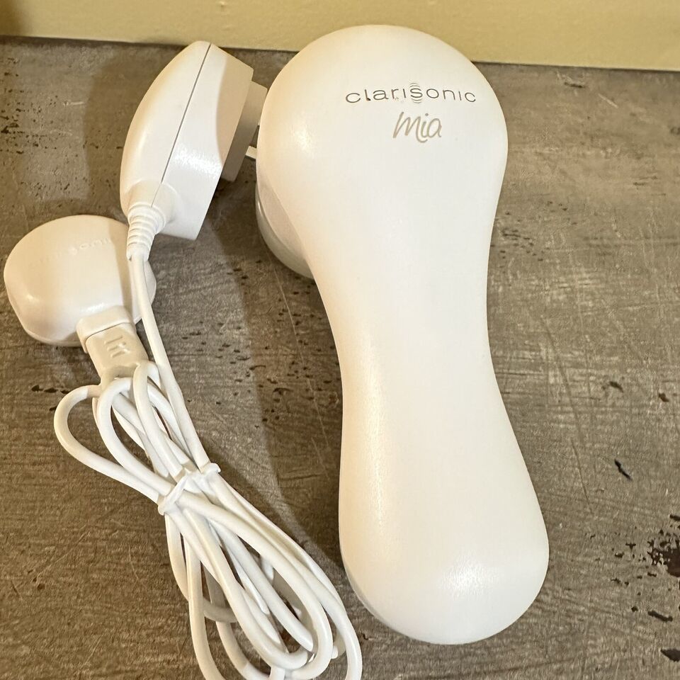 Primary image for Clarisonic Mia 1 Sonic Skin Cleansing System With Adapter - White