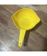 Vintage Tupperware 1 Quart Yellow Colander Pasta Strainer 1200 - $11.30