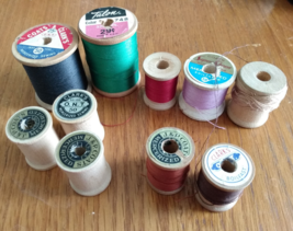 Assorted Antique Vintage Lot Of 10 Wood Spools Of Sewing Thread - £7.78 GBP