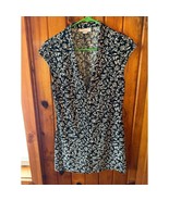 Dress Barn Black Leaf Print V-Neck Top Size 8 - $665.24 MXN