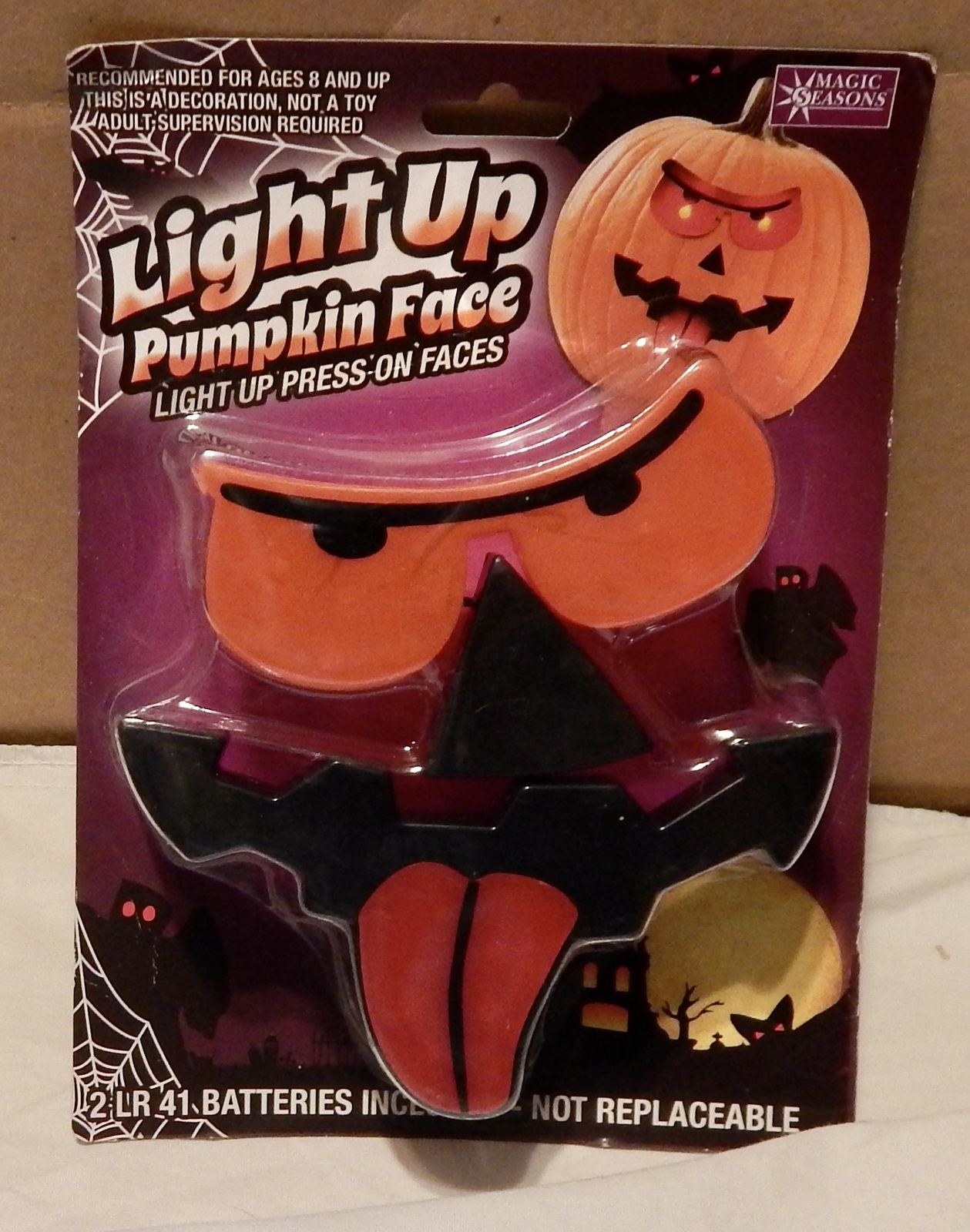 Halloween Light Up Pumpkin Face Press On Faces LED Magic Seasons NIB 270Z - $4.89