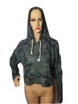 Caution To The Wind Womens Cropped Hoodie Sweatshirt Camo Medium Pullover - $9.79