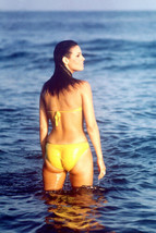 Raquel Welch sexy wet bikini bottoms in ocean 11x17 Mini Poster - £15.73 GBP
