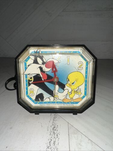 Vintage Looney Tunes Tweety Sylvester alarm clock Warner Bros 1995 - $16.82