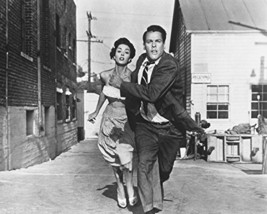 Invasion of the Body Snatchers Kevin Mccarthy Dana Wynter run along street 16x20 - $69.99