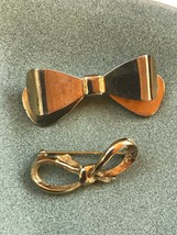 Vintage Lot of Simple Goldtone Ribbon Bow Brooch Pins – largest one is 2 and 1/8 - £7.65 GBP