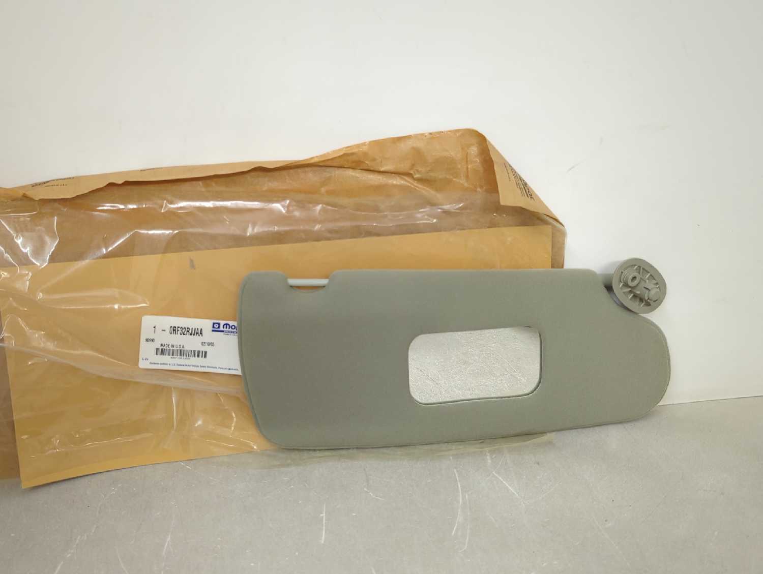 New OEM genuine Mopar Sun Visor 1996-2000 Caravan Voyager Silver Fern RF... - $49.50