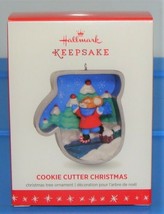 Cookie Cutter Christmas 2016 Hallmark Ornament Mitten Mouse Ice Skating Series 5 - £13.50 GBP
