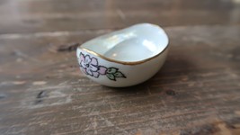 Antique 2.25&quot; UNO Favorite Bavaria Wedding Ring Holder Flower Porcelain ... - £18.96 GBP