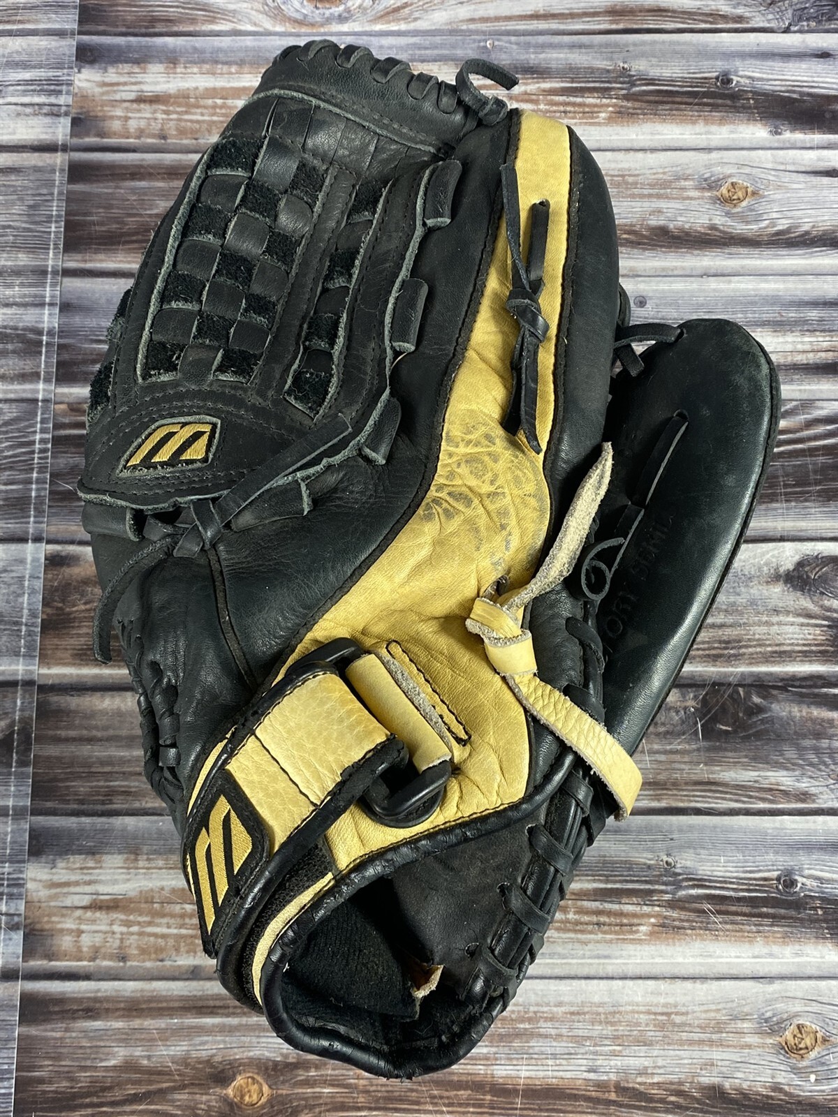MIZUNO GSP1401D Victory Series Baseball Glove - RHT - 14&quot; - Nice Condition - $29.99