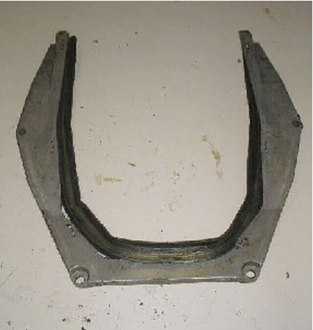 1965 35 HP Mercury Outboard Lower Cover Plate Divider Seal Pan - $5.88