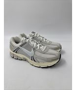 Nike Zoom Vomero 5 SE Platinum Tint/Photon Dust HF0731-007 Men’s 8.5 - €103,27 EUR