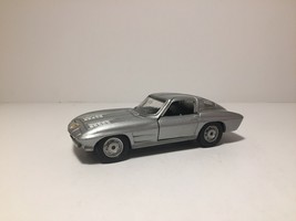 Maisto 1963 Corvette Diecast Silver 1/38 Scale Made in China - $7.79