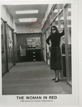 Gilda Radner (d. 1989) Signed Autographed &quot;The Woman in Red&quot; Vintage Glossy 8x10 - £240.54 GBP