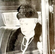 1952 Queen Mary Her Majesty Sphere Magazine COVER ONLY United Kingdom HM2CC - $556.20 MXN 1952 Queen Mary Her Majesty Sphere Magazine COVER ONLY United Kingdom HM2CC - $556.20 MXN