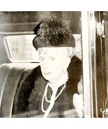 1952 Queen Mary Her Majesty Sphere Magazine COVER ONLY United Kingdom HM2CC - $42.03 CAD