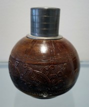 Superb Japanese 5.5&quot; Carved Coconut Saki Bottle ca1920 - £113.90 GBP